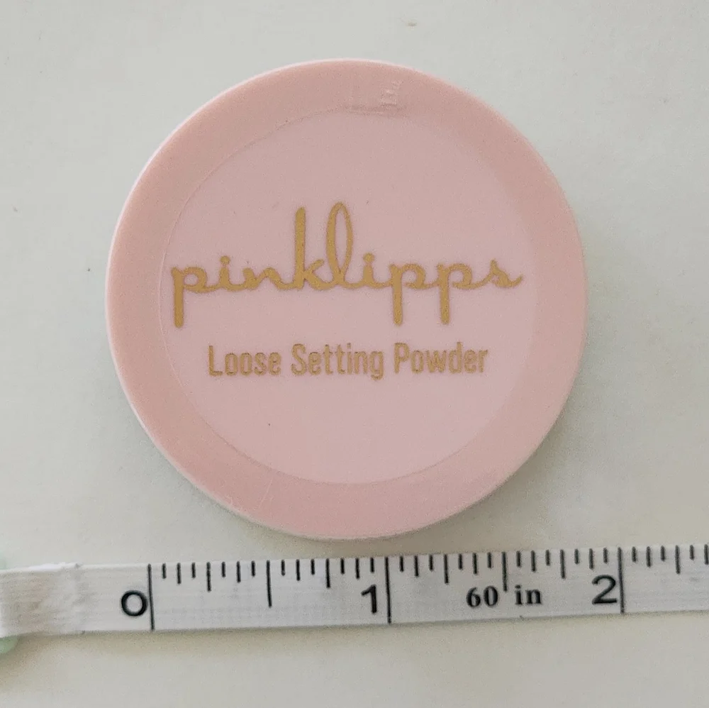 📸 Pinklipps Translucent Loose Setting Powder - Picture 5 of 6